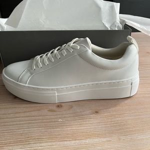 Brand new vegabond white sneaker
